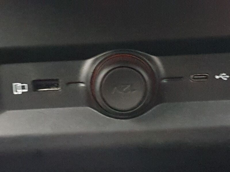 More views of MG MG4