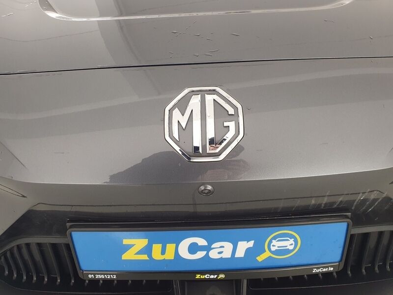 More views of MG MG4