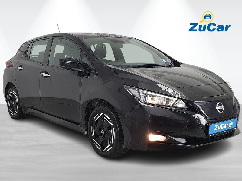 More views of Nissan Leaf