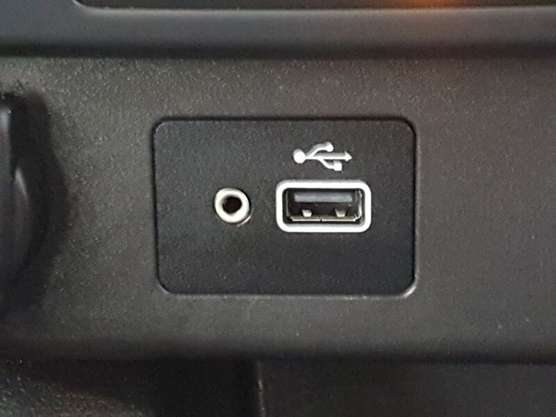 More views of Nissan Leaf