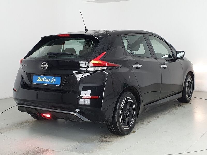 More views of Nissan Leaf