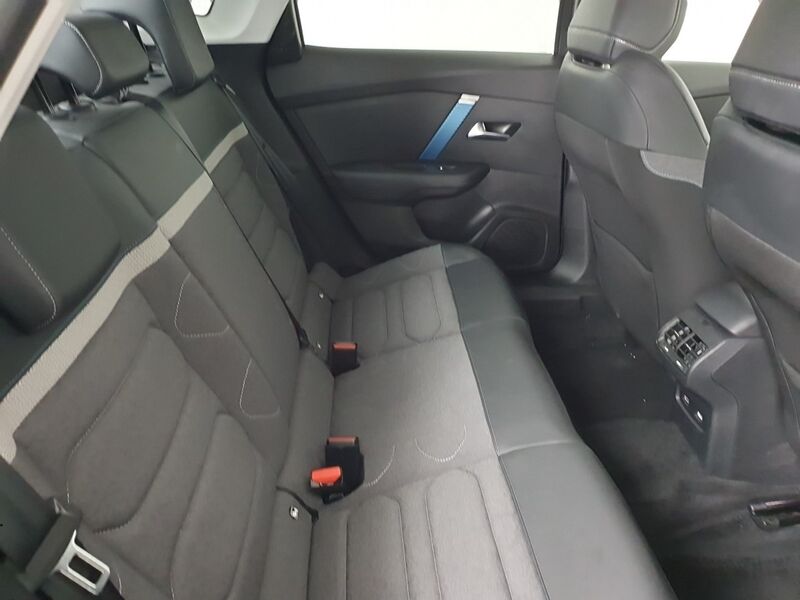 More views of Citroen e-C4 X