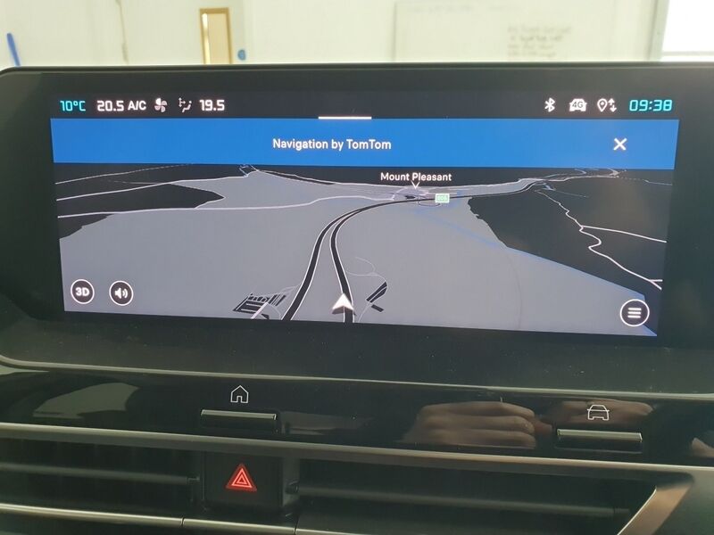 More views of Citroen e-C4 X