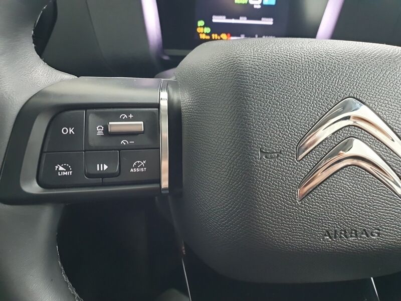 More views of Citroen e-C4 X