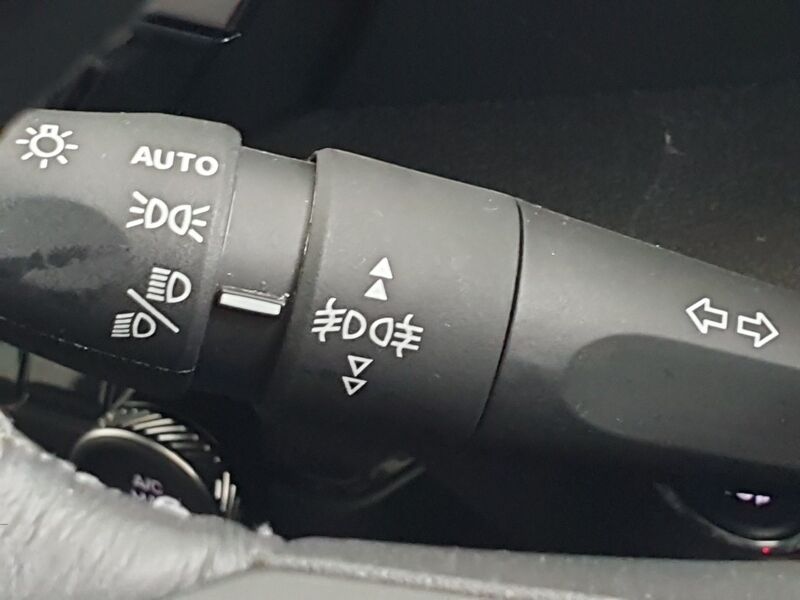 More views of Citroen e-C4 X