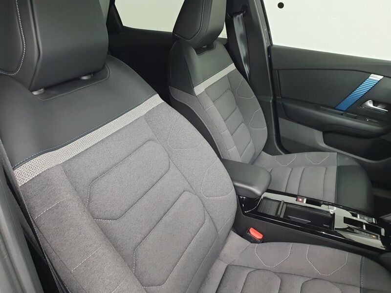 More views of Citroen e-C4 X