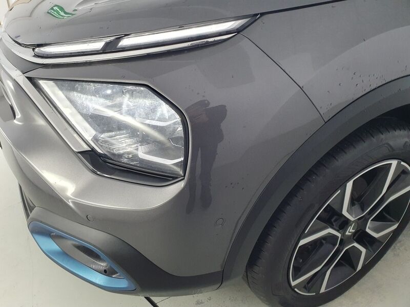 More views of Citroen e-C4 X