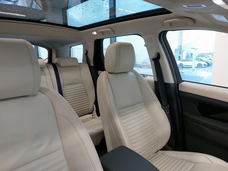 More views of Land Rover Discovery Sport