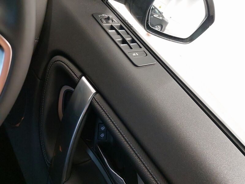 More views of Land Rover Discovery Sport