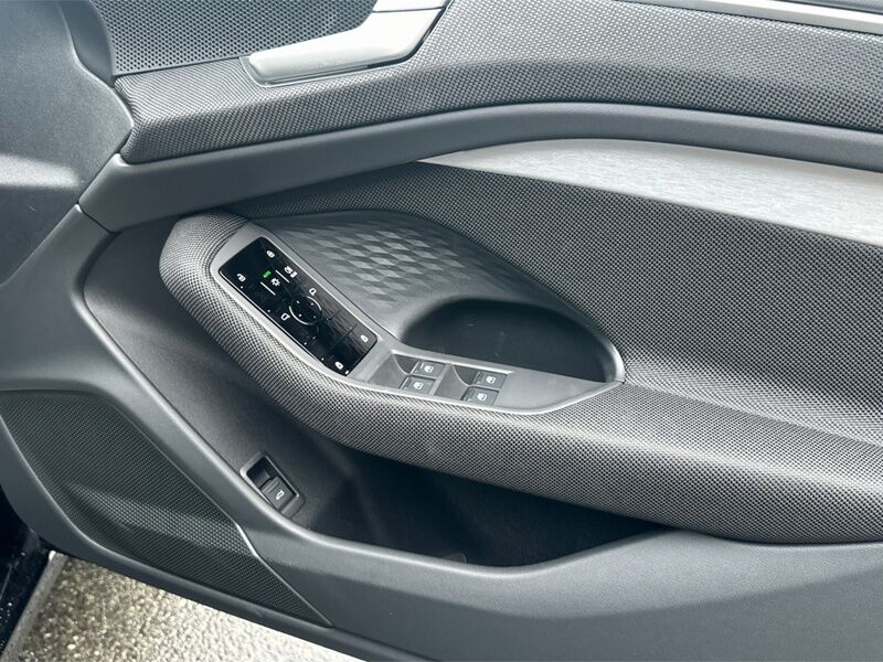 More views of Audi A6