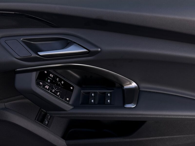 More views of Audi Q5