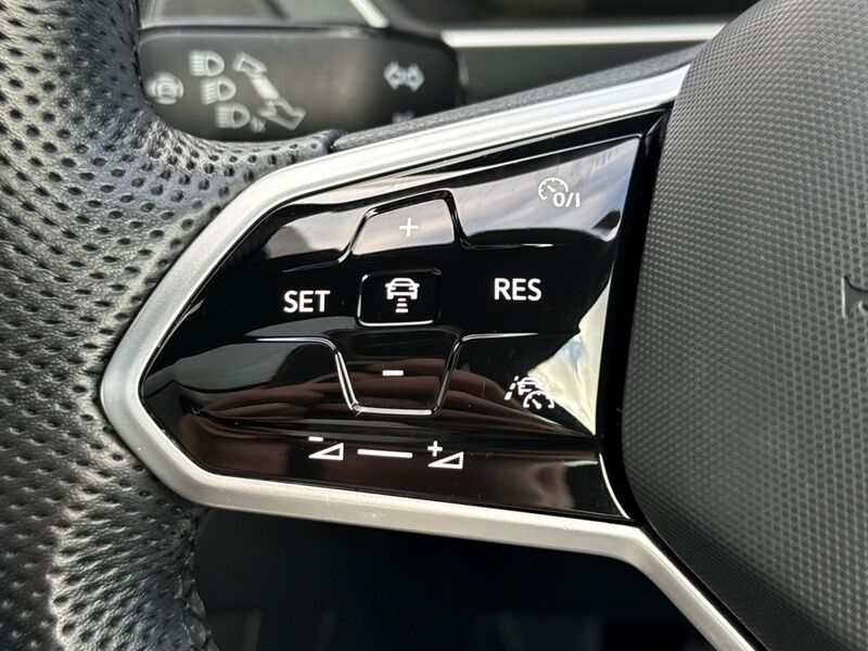 More views of Volkswagen Tiguan