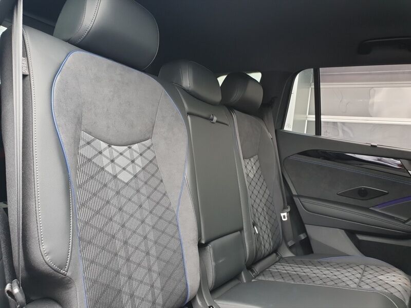 More views of Volkswagen Tayron