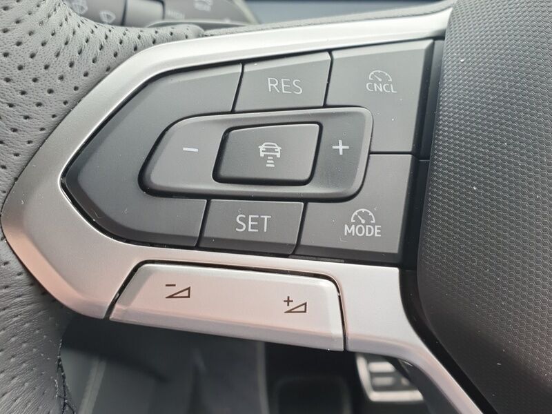 More views of Volkswagen Tayron