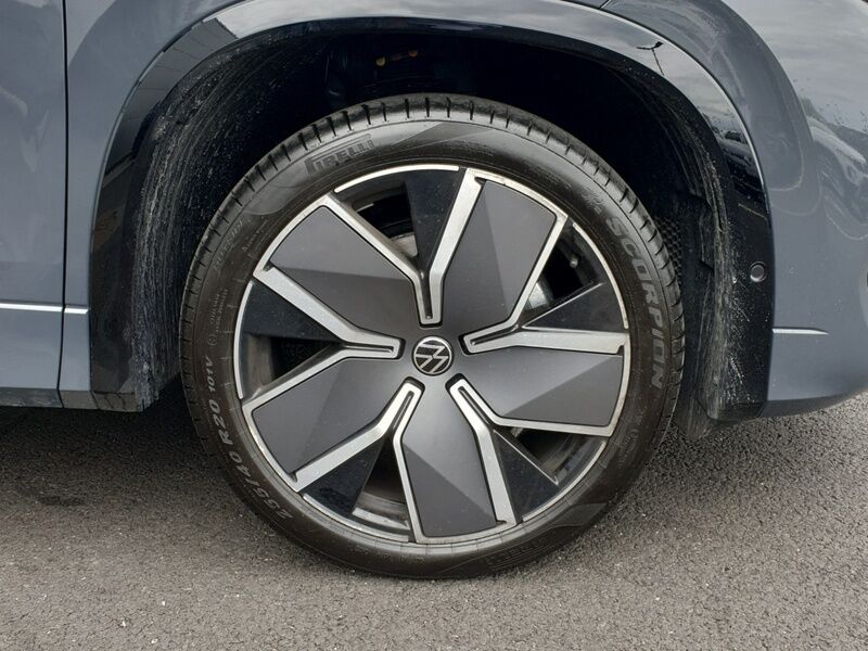 More views of Volkswagen Tayron