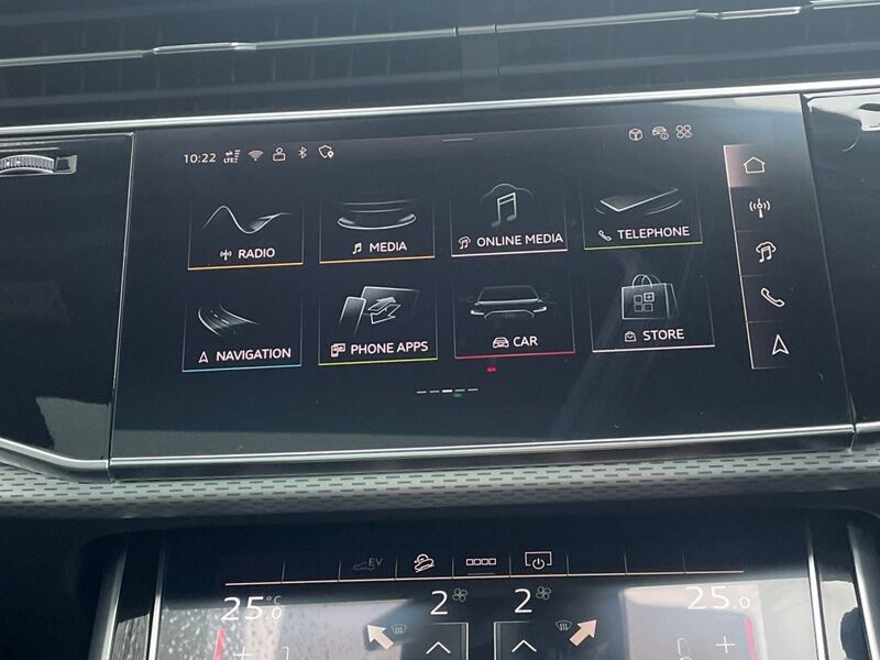 More views of Audi Q7