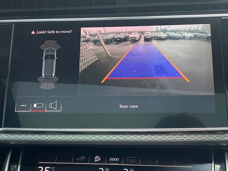 More views of Audi Q7