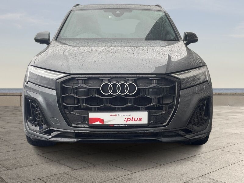 More views of Audi Q7