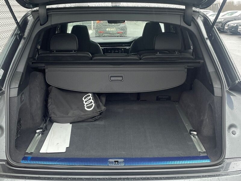 More views of Audi Q7