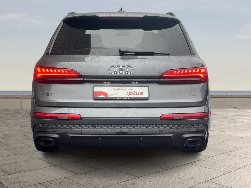 More views of Audi Q7