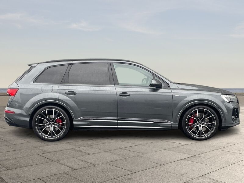 More views of Audi Q7