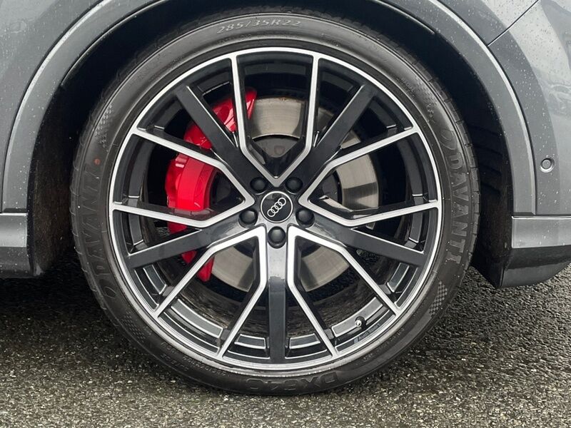 More views of Audi Q7