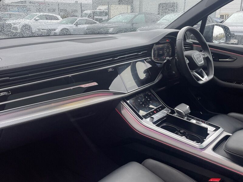 More views of Audi Q7