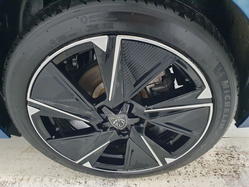 More views of Peugeot 308