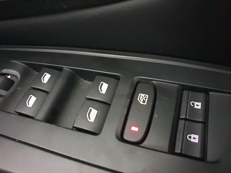 More views of Peugeot 308