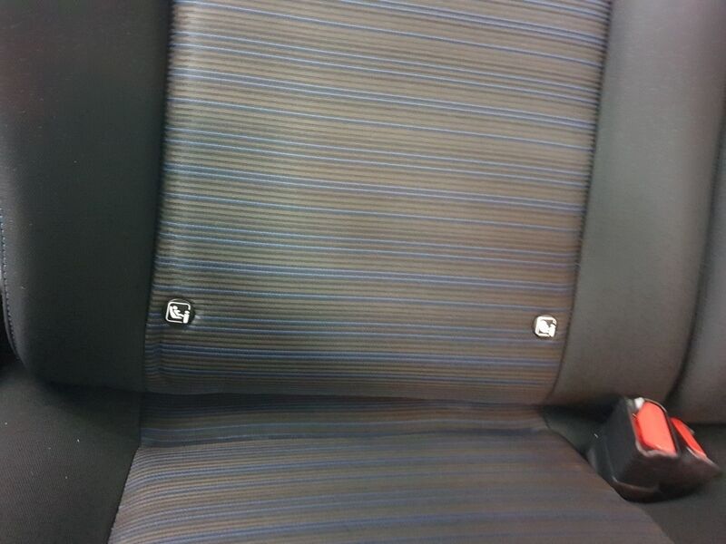 More views of Nissan Leaf