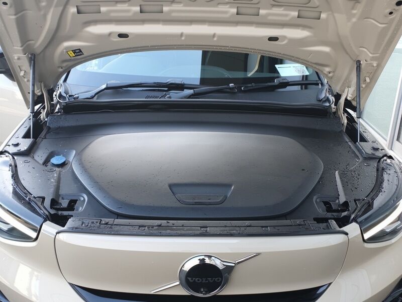 More views of Volvo EX40