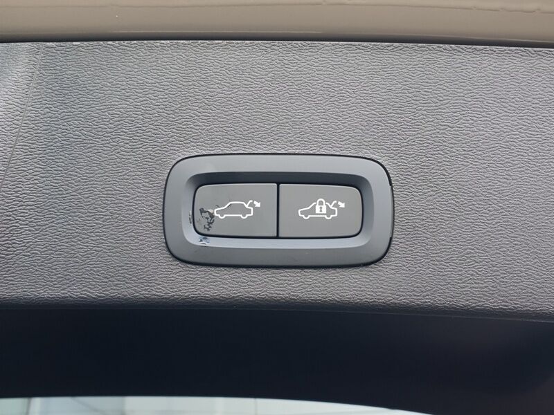 More views of Volvo EX40