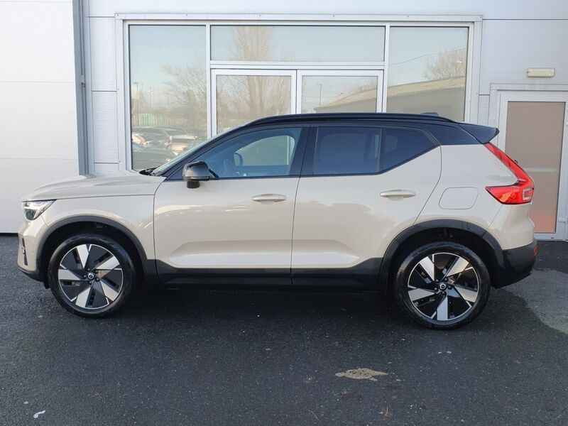 More views of Volvo EX40