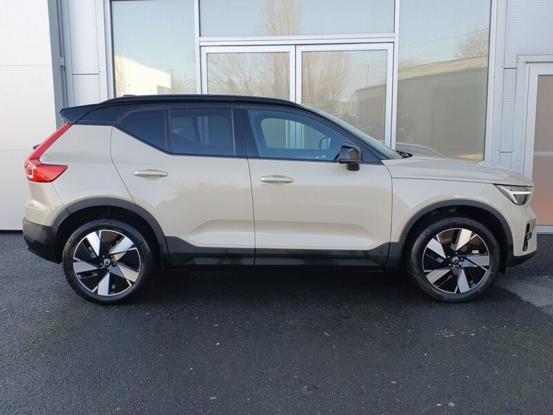 More views of Volvo EX40