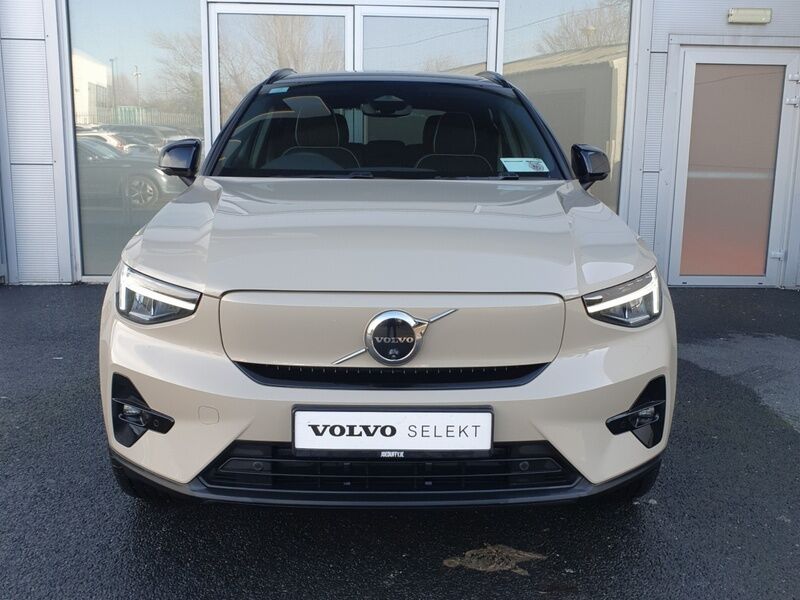 More views of Volvo EX40