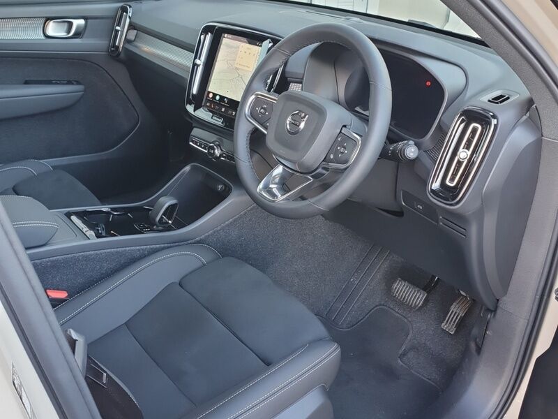 More views of Volvo EX40