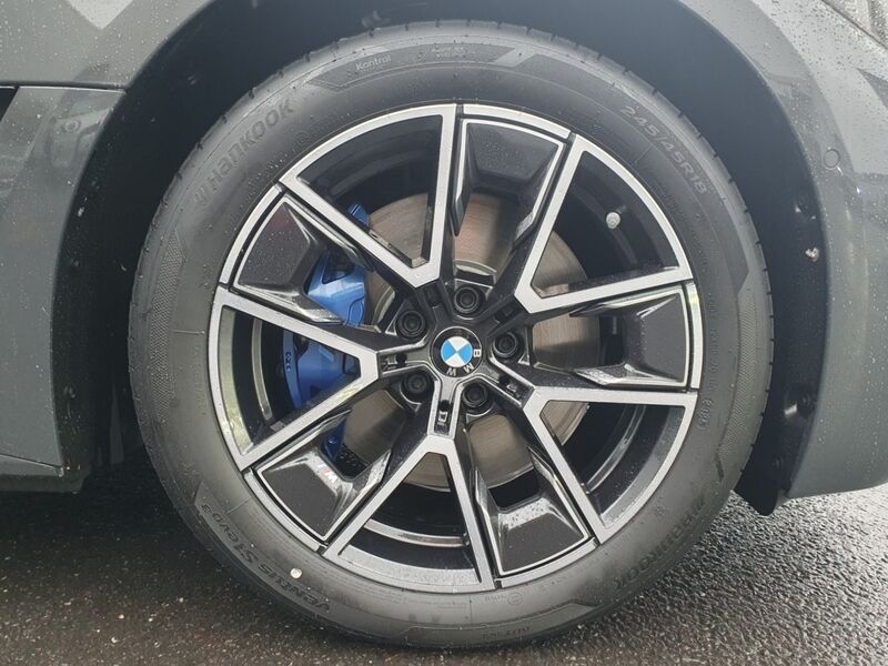 More views of BMW i4