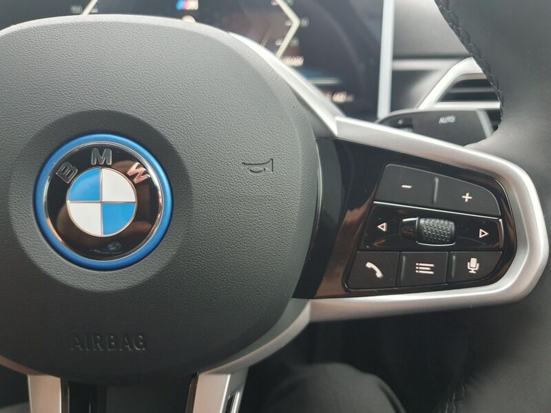 More views of BMW i4