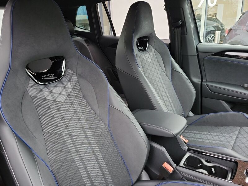 More views of Volkswagen Tiguan