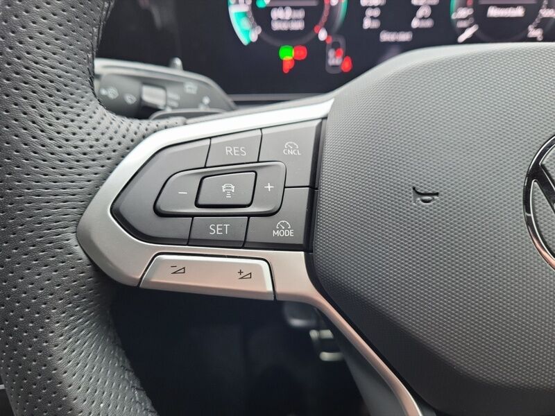 More views of Volkswagen Tiguan