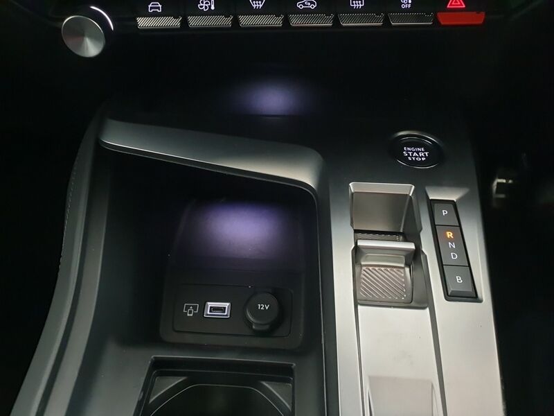 More views of Peugeot 308