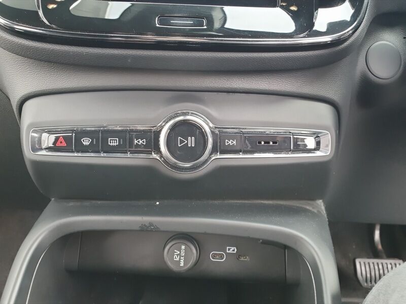 More views of Volvo XC40