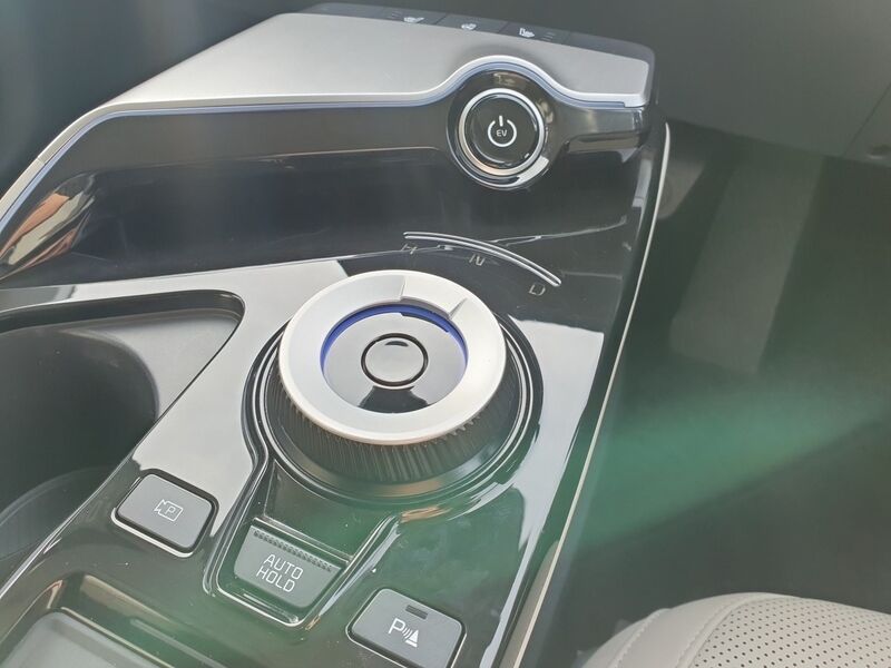 More views of Kia EV6