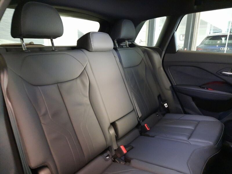 More views of Audi Q3