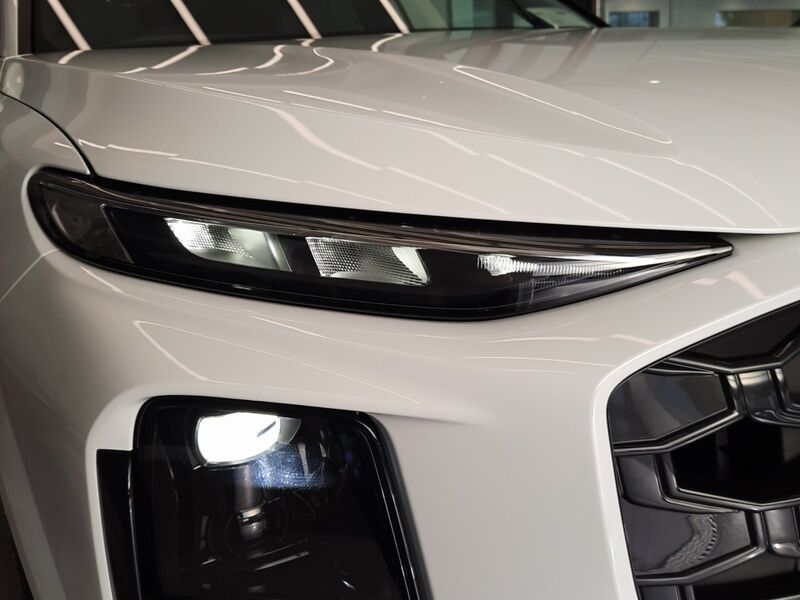 More views of Audi Q3