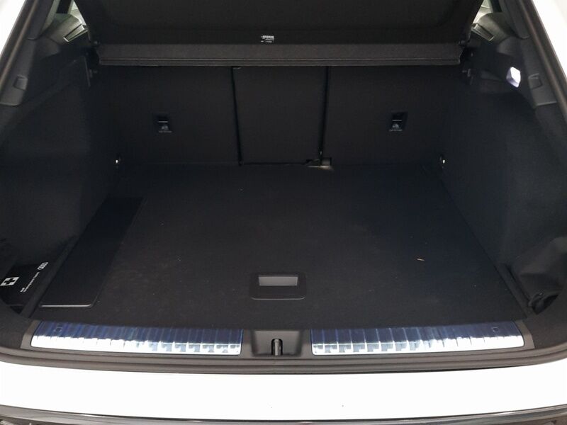 More views of Audi Q3