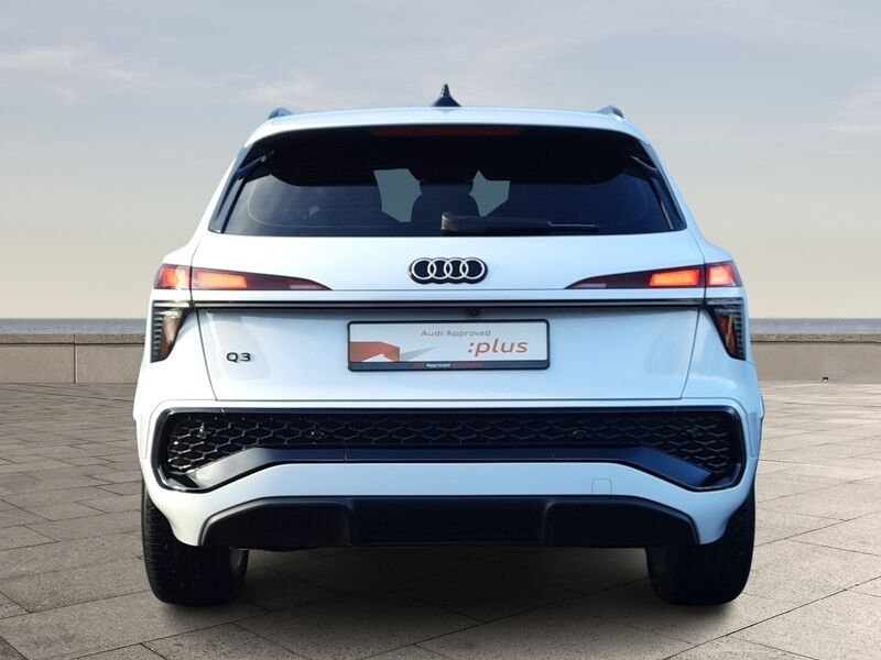 More views of Audi Q3