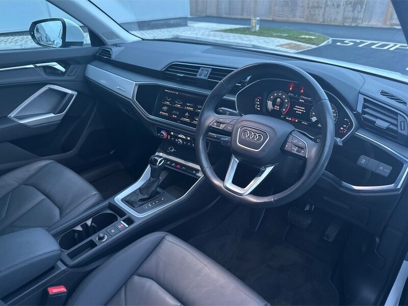 More views of Audi Q3