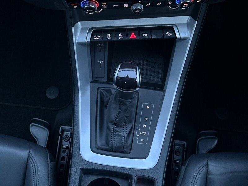 More views of Audi Q3