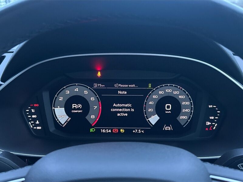 More views of Audi Q3